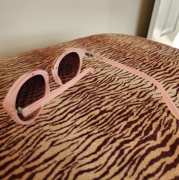 Fun round mirrored sunglasses - Picture 4 of 6